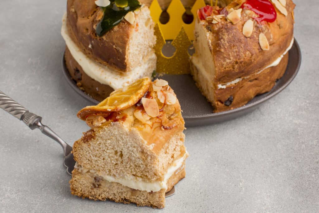 slice-delicious-roscon-de-reyes-epiphany-dessert